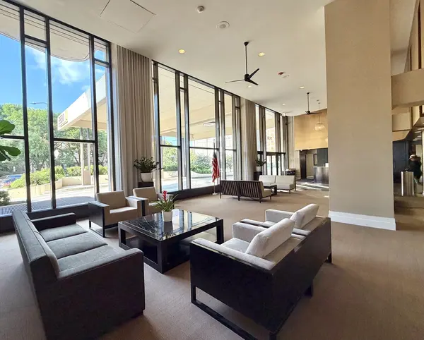3930 N Pine Grove AVE #1708, Chicago, IL 60613