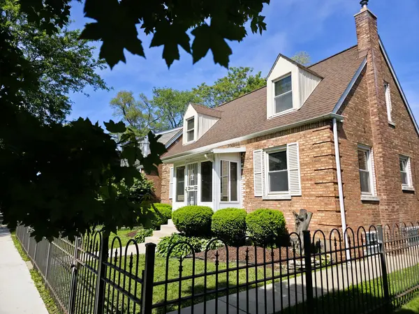 10055 S Oglesby AVE, Chicago, IL 60617
