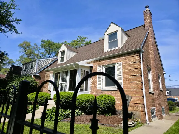 10055 S Oglesby AVE, Chicago, IL 60617