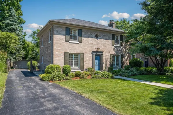 915 Indian RD, Glenview, IL 60025