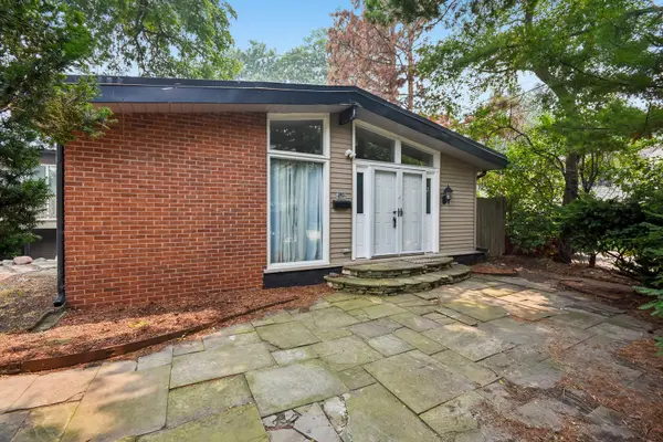 385 ANNE TER, Wheeling, IL 60090
