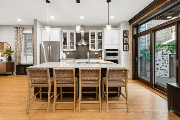 706 S Ada ST, Chicago, IL 60607