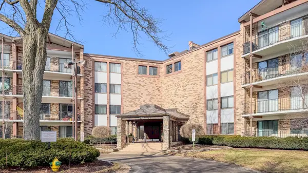 250 W Parliament PL #301, Mount Prospect, IL 60056