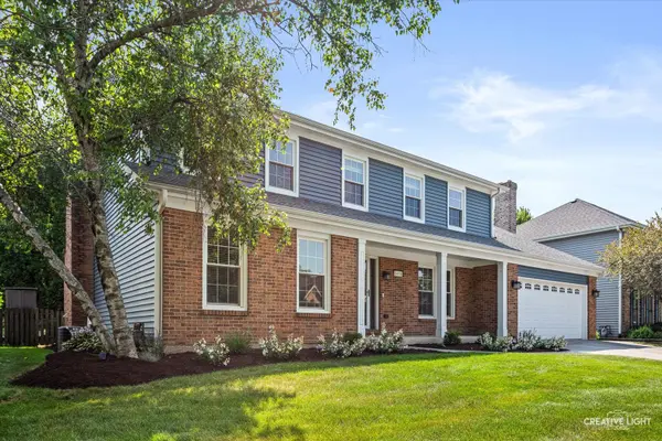 2476 Barkdoll RD, Naperville, IL 60565
