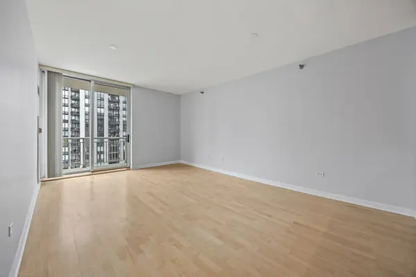 421 W HURON ST #1207, Chicago, IL 60654