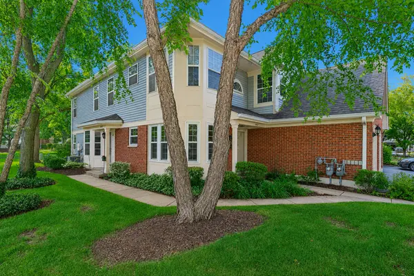 4440 Castlebar LN, Hanover Park, IL 60133