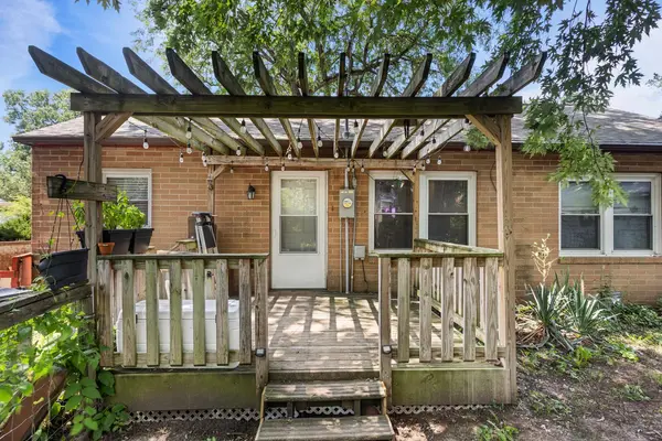 1106 Grant PL, Urbana, IL 61801