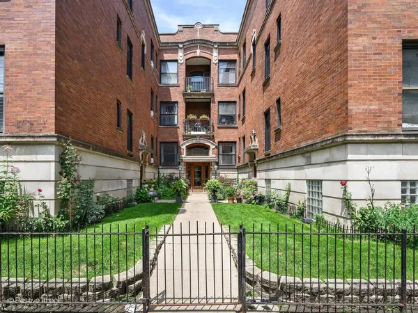 1202 W Waveland AVE #2, Chicago, IL 60613
