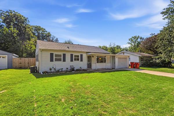 1406 Glendale DR, Champaign, IL 61821