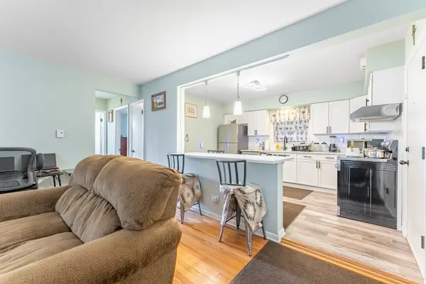 839 Lathrop AVE #1E, Forest Park, IL 60130