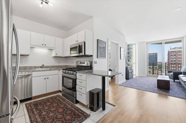 645 N Kingsbury ST #1207, Chicago, IL 60610