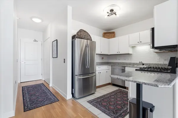 645 N Kingsbury ST #1207, Chicago, IL 60610