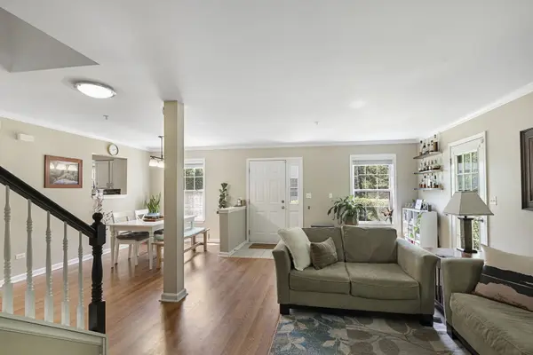 560 Jennifer CIR, Mundelein, IL 60060