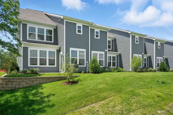 214 Weirich WAY #88002, Batavia, IL 60510