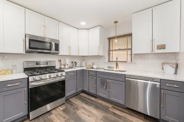7414 W Devon AVE, Chicago, IL 60631