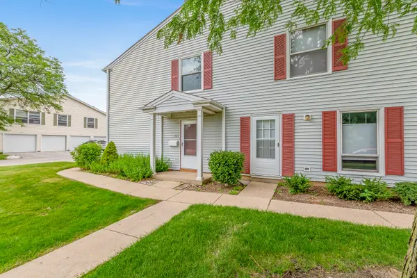 883 Wellington AVE #61, Elk Grove Village, IL 60007