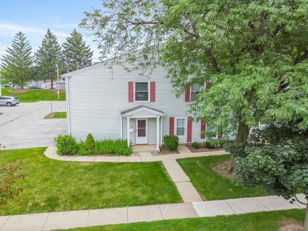 883 Wellington AVE #61, Elk Grove Village, IL 60007