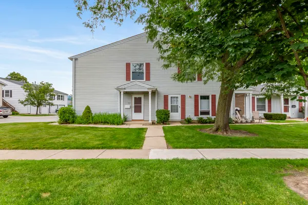 883 Wellington AVE #61, Elk Grove Village, IL 60007