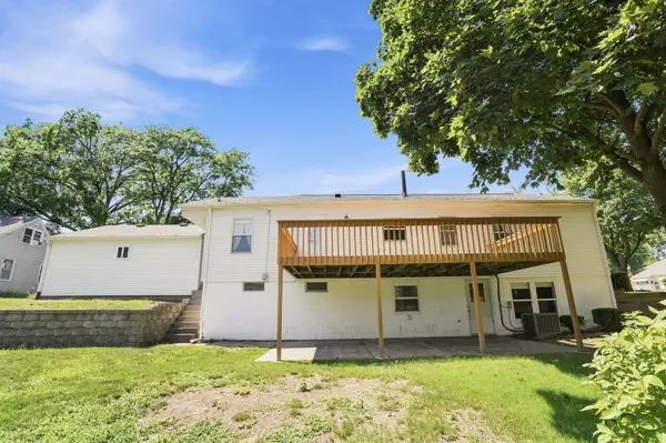 3002 15th ST, Moline, IL 61265