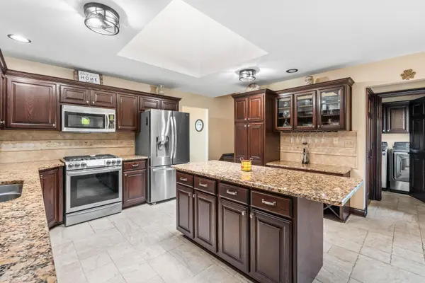 17500 Brook Hill DR, Orland Park, IL 60467