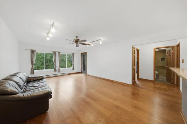 2619 W AGATITE AVE #3H, Chicago, IL 60625