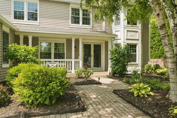 300 Hampton ST, Cary, IL 60013