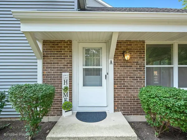 2740 Weeping Willow DR #A, Lisle, IL 60532