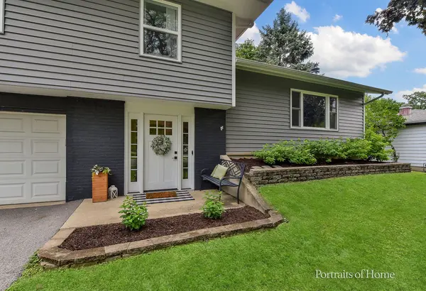 30W172 Claymore LN, Naperville, IL 60563