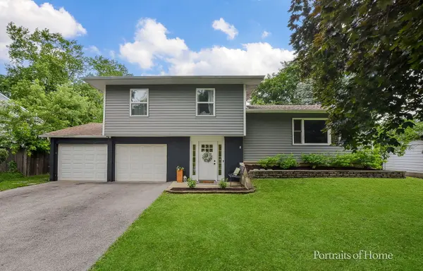 30W172 Claymore LN, Naperville, IL 60563