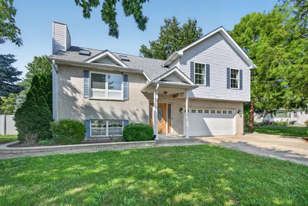 2005 Sutton CT, Joliet, IL 60435
