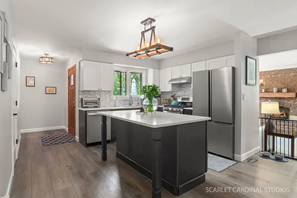 186 Merganser LN, Bloomingdale, IL 60108