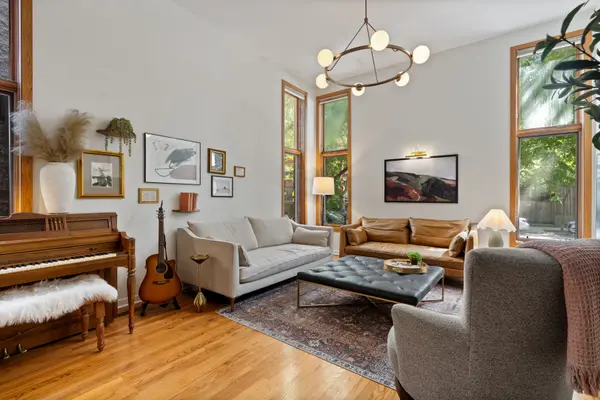 1050 W Webster AVE #1E, Chicago, IL 60614