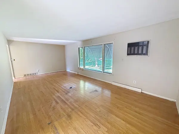 1512 Monterey CT, Bettendorf, IA 52722