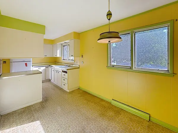 1512 Monterey CT, Bettendorf, IA 52722