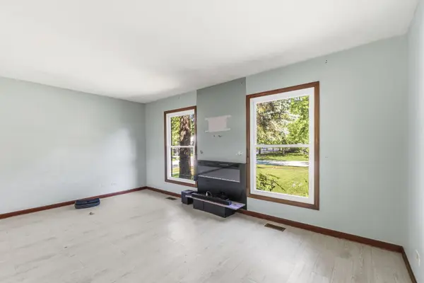 725 Old Post RD, Buffalo Grove, IL 60089