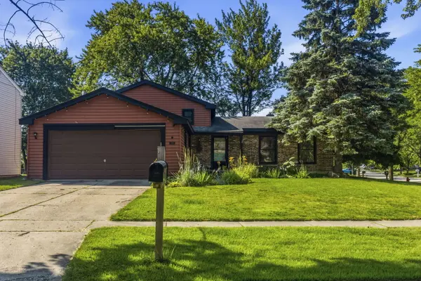 725 Old Post RD, Buffalo Grove, IL 60089