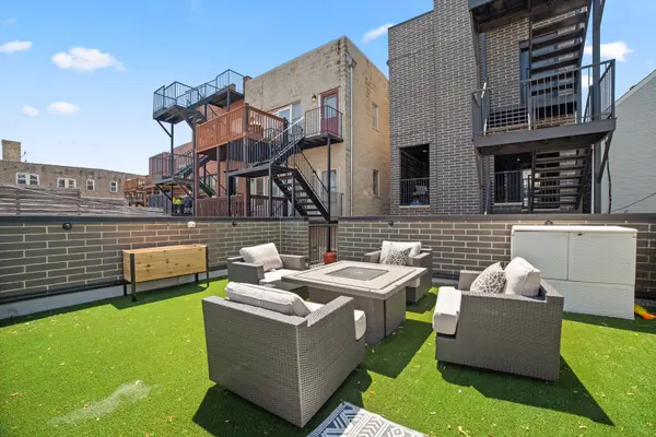 2254 W Roscoe ST #1, Chicago, IL 60618