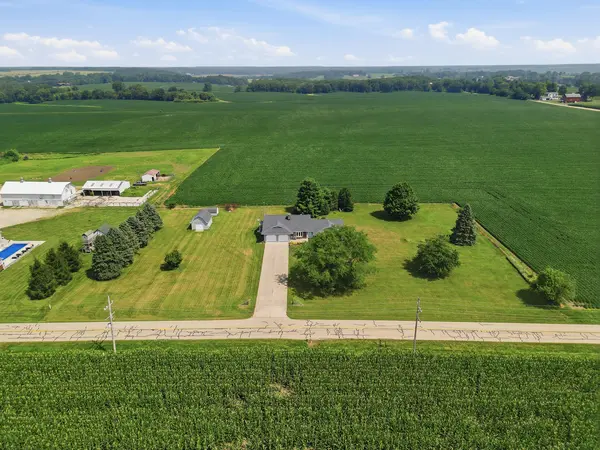 1132 Stony Point RD, Dixon, IL 61021