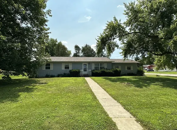 804 N Birch DR, Lena, IL 61048