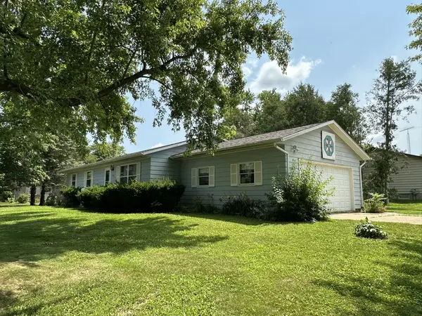804 N Birch DR, Lena, IL 61048