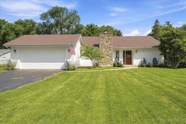 381 Orion RD, Batavia, IL 60510