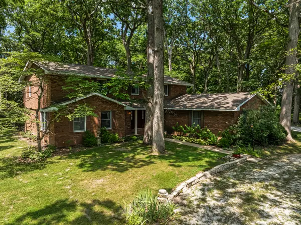 9187 Carle Springs RD, Wapella, IL 61777