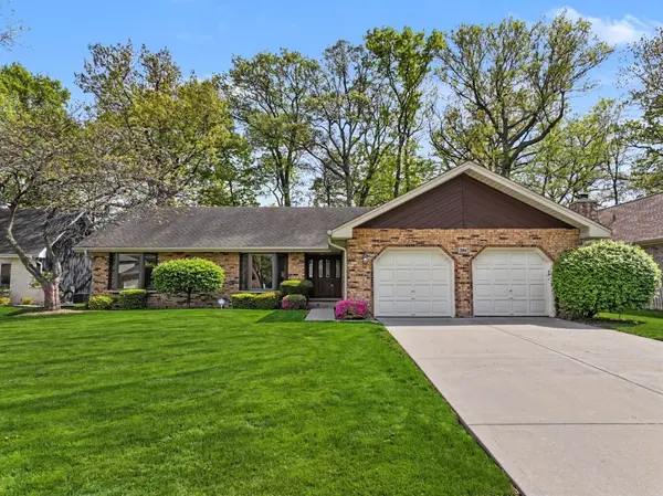 384 E Montrose AVE, Wood Dale, IL 60191