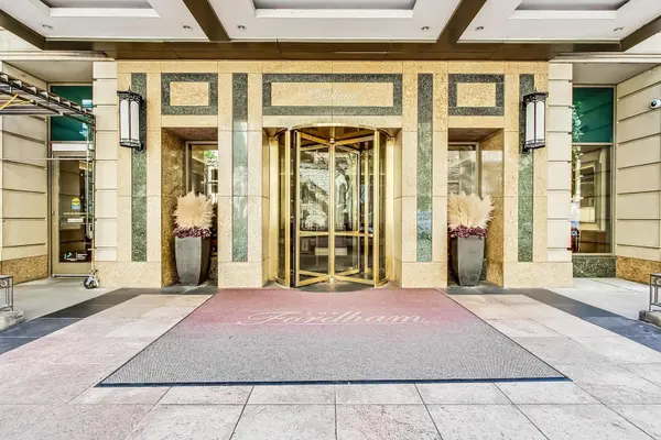 25 E Superior ST #404, Chicago, IL 60611