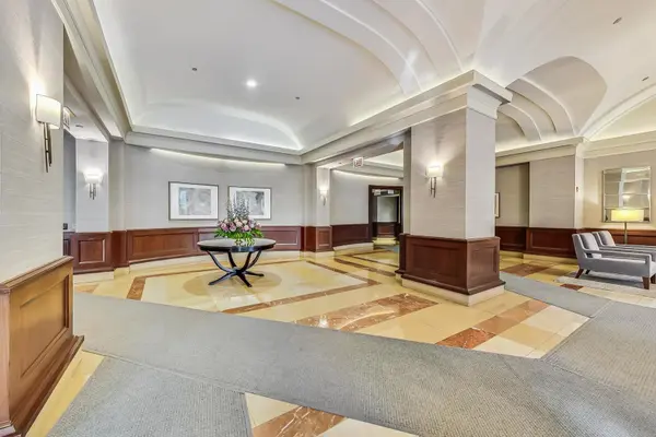 25 E Superior ST #404, Chicago, IL 60611