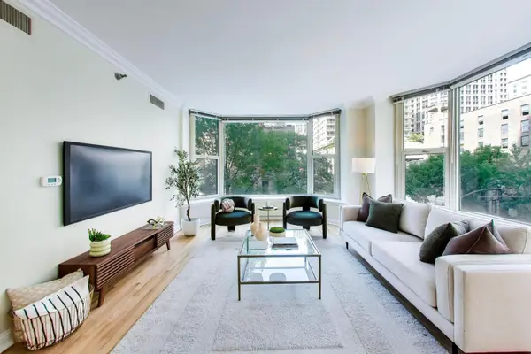 25 E Superior ST #404, Chicago, IL 60611