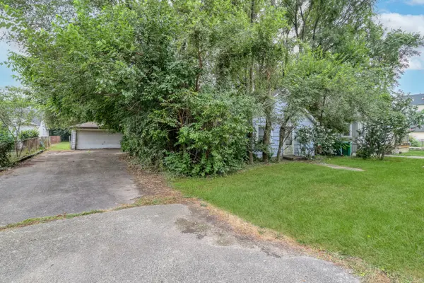 16338 New AVE, Lemont, IL 60439