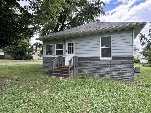 450 Bicknell, Centralia, IL 62801