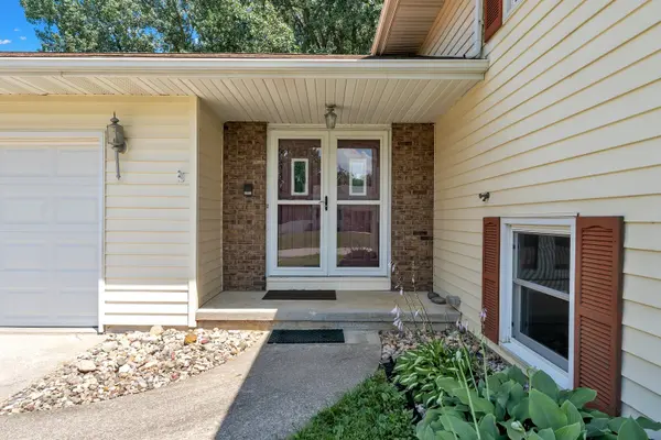 76 Lynwood AVE, Geneseo, IL 61254