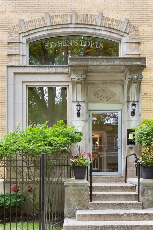 3900 N Claremont AVE #103, Chicago, IL 60618